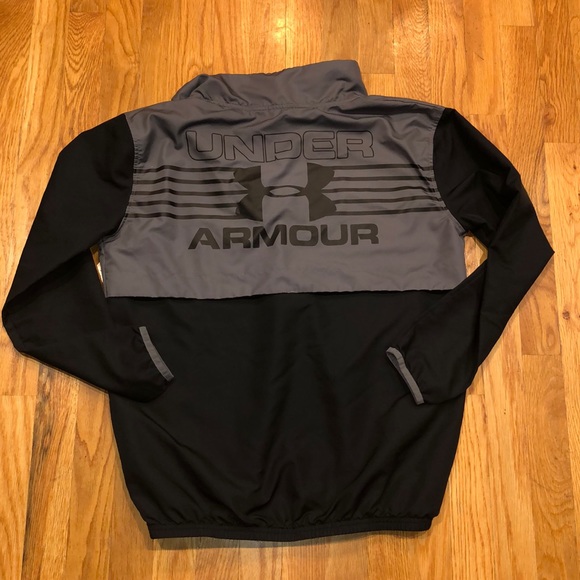 Youth XL Under Armour Pullover - Picture 4 of 4